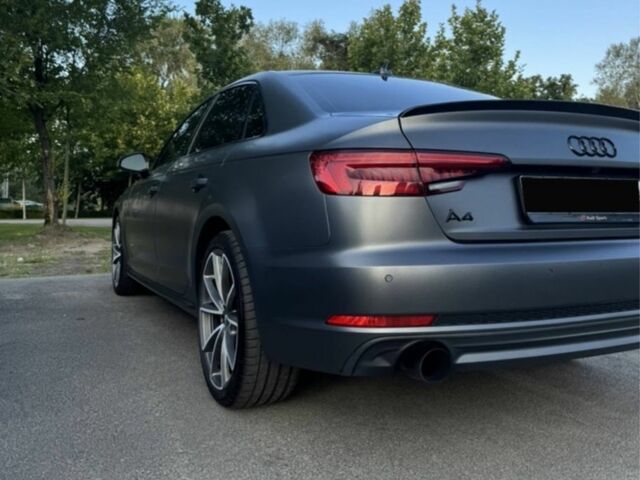 Серый Ауди А4, объемом двигателя 2 л и пробегом 121 тыс. км за 24900 $, фото 4 на Automoto.ua