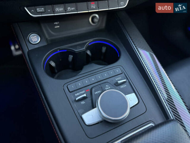 Сірий Ауді А4, об'ємом двигуна 1.98 л та пробігом 113 тис. км за 24300 $, фото 44 на Automoto.ua