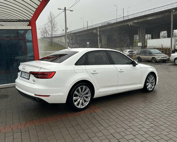 Сірий Ауді А4, об'ємом двигуна 1.98 л та пробігом 140 тис. км за 14300 $, фото 4 на Automoto.ua