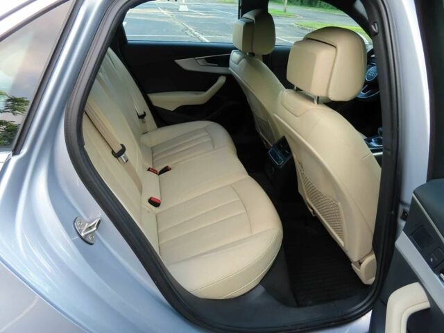 Сірий Ауді А4, об'ємом двигуна 2 л та пробігом 70 тис. км за 9000 $, фото 11 на Automoto.ua