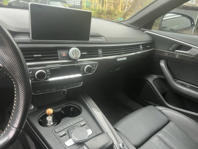 Сірий Ауді А4, об'ємом двигуна 2 л та пробігом 169 тис. км за 23000 $, фото 5 на Automoto.ua