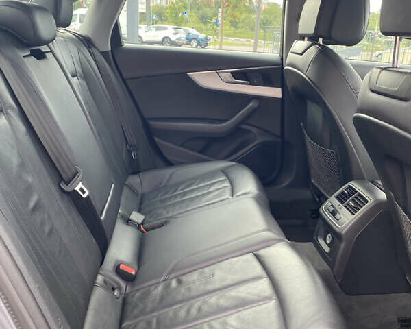 Сірий Ауді А4, об'ємом двигуна 1.98 л та пробігом 170 тис. км за 18000 $, фото 13 на Automoto.ua