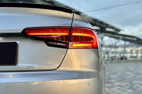 Ауди А4 2017 в Львове на Automoto.ua Серый Ауди А4, объемом двигателя 2 л и пробегом 136 тыс. км за 15000 $, фото 2 на Automoto.ua