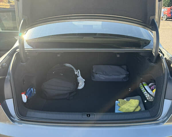 Серый Ауди А4, объемом двигателя 2 л и пробегом 158 тыс. км за 19800 $, фото 9 на Automoto.ua