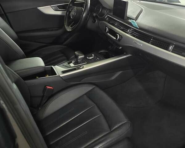 Серый Ауди А4, объемом двигателя 2 л и пробегом 106 тыс. км за 20200 $, фото 1 на Automoto.ua