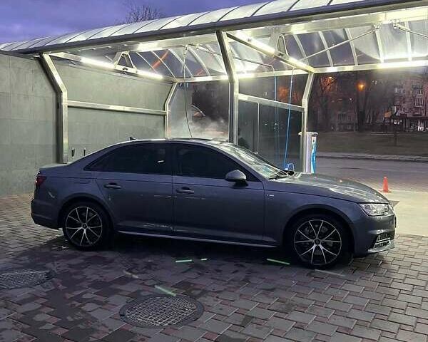 Ауді А4 2017 у Львові на Automoto.ua Сірий Ауді А4, об'ємом двигуна 1.98 л та пробігом 135 тис. км за 19800 $, фото 3 на Automoto.ua