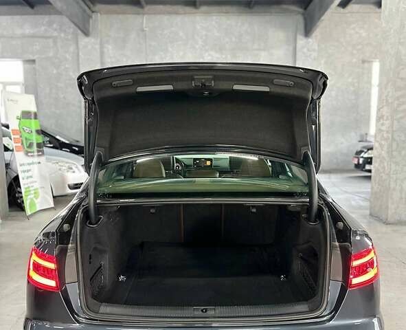 Сірий Ауді А4, об'ємом двигуна 2 л та пробігом 156 тис. км за 16999 $, фото 22 на Automoto.ua