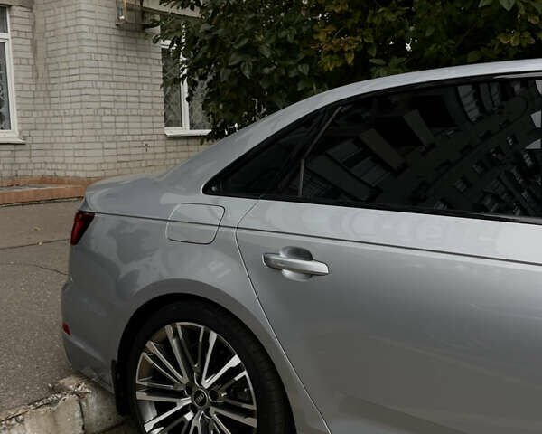 Ауді А4 2017 у Черкасах на Automoto.ua Сірий Ауді А4, об'ємом двигуна 1.98 л та пробігом 173 тис. км за 20000 $, фото 10 на Automoto.ua