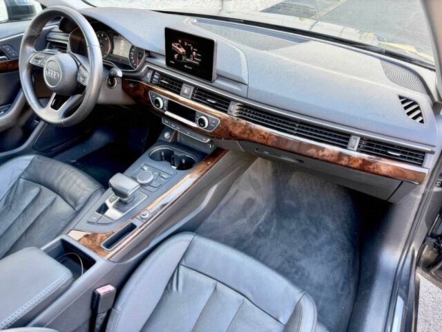 Серый Ауди А4, объемом двигателя 2 л и пробегом 55 тыс. км за 13500 $, фото 10 на Automoto.ua