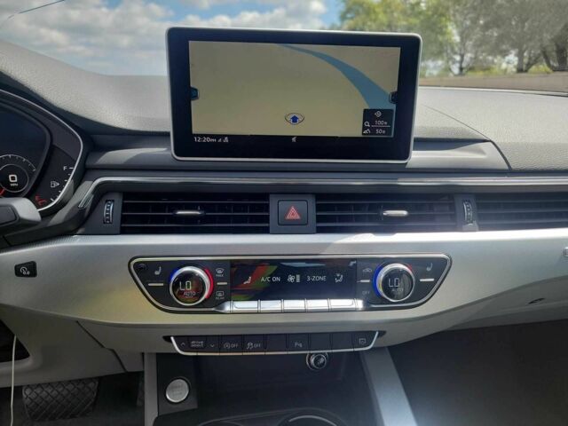 Сірий Ауді А4, об'ємом двигуна 2 л та пробігом 88 тис. км за 14000 $, фото 13 на Automoto.ua