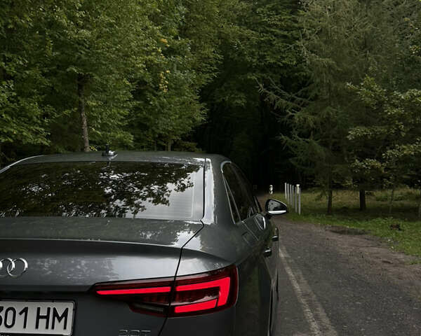 Серый Ауди А4, объемом двигателя 2 л и пробегом 146 тыс. км за 21000 $, фото 4 на Automoto.ua