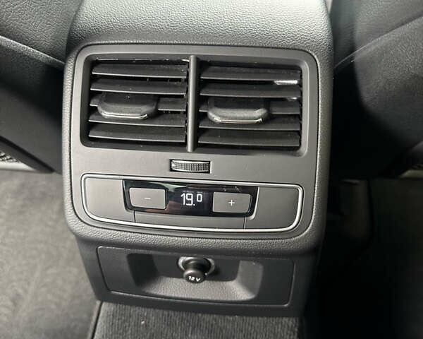 Сірий Ауді А4, об'ємом двигуна 1.98 л та пробігом 122 тис. км за 18200 $, фото 24 на Automoto.ua