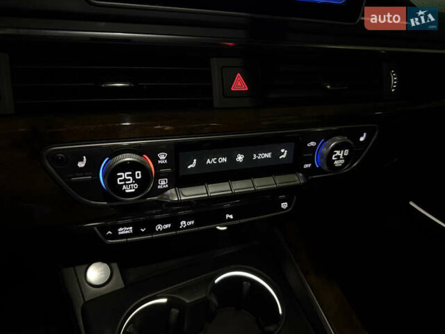 Серый Ауди А4, объемом двигателя 1.98 л и пробегом 156 тыс. км за 17999 $, фото 11 на Automoto.ua