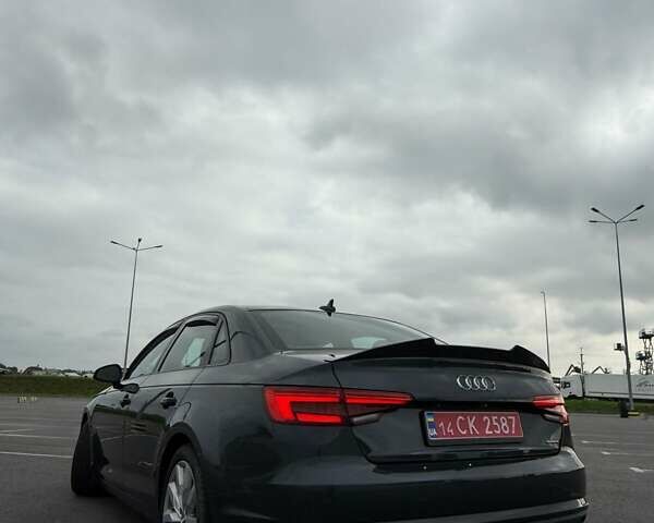 Серый Ауди А4, объемом двигателя 2 л и пробегом 162 тыс. км за 15800 $, фото 2 на Automoto.ua