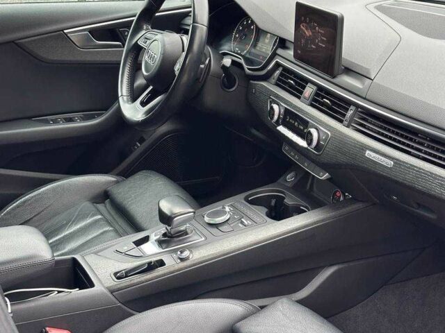 Сірий Ауді А4, об'ємом двигуна 2 л та пробігом 132 тис. км за 5000 $, фото 5 на Automoto.ua