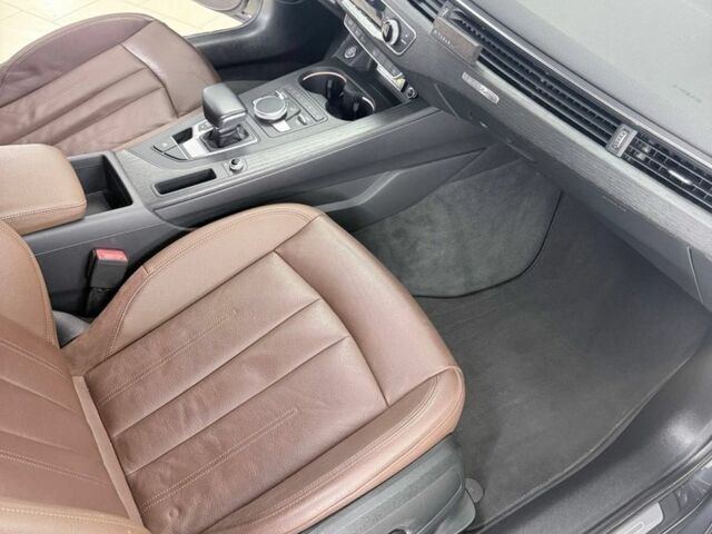 Сірий Ауді А4, об'ємом двигуна 2 л та пробігом 138 тис. км за 19511 $, фото 3 на Automoto.ua