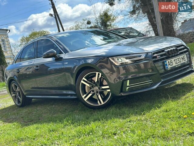 Сірий Ауді А4, об'ємом двигуна 2 л та пробігом 321 тис. км за 14999 $, фото 1 на Automoto.ua