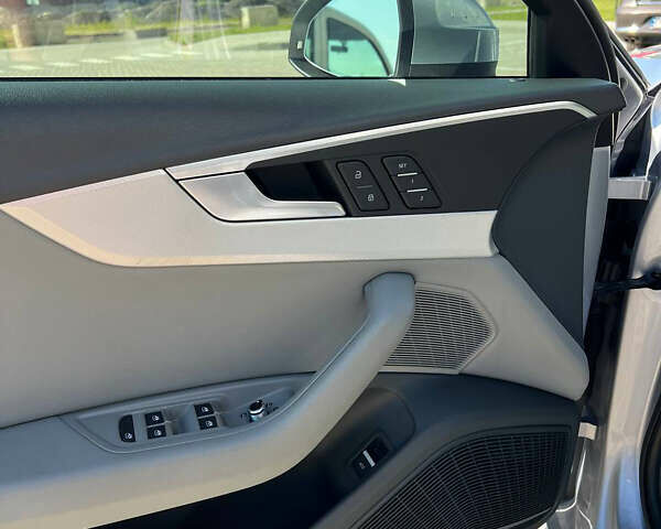 Сірий Ауді А4, об'ємом двигуна 1.98 л та пробігом 97 тис. км за 16990 $, фото 12 на Automoto.ua