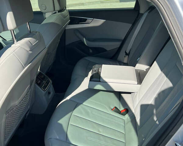 Сірий Ауді А4, об'ємом двигуна 1.98 л та пробігом 97 тис. км за 16990 $, фото 11 на Automoto.ua