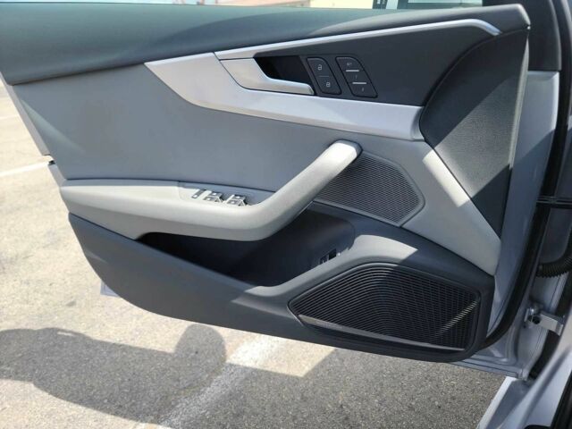 Сірий Ауді А4, об'ємом двигуна 2 л та пробігом 88 тис. км за 14000 $, фото 12 на Automoto.ua