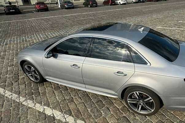 Серый Ауди А4, объемом двигателя 2 л и пробегом 86 тыс. км за 14800 $, фото 4 на Automoto.ua