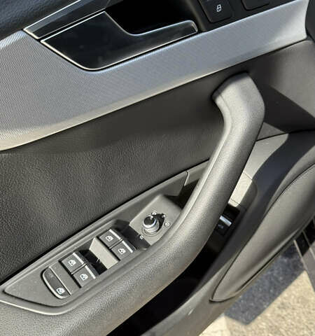 Ауди А4 2018 в Виннице на Automoto.ua Серый Ауди А4, объемом двигателя 1.98 л и пробегом 77 тыс. км за 21900 $, фото 15 на Automoto.ua