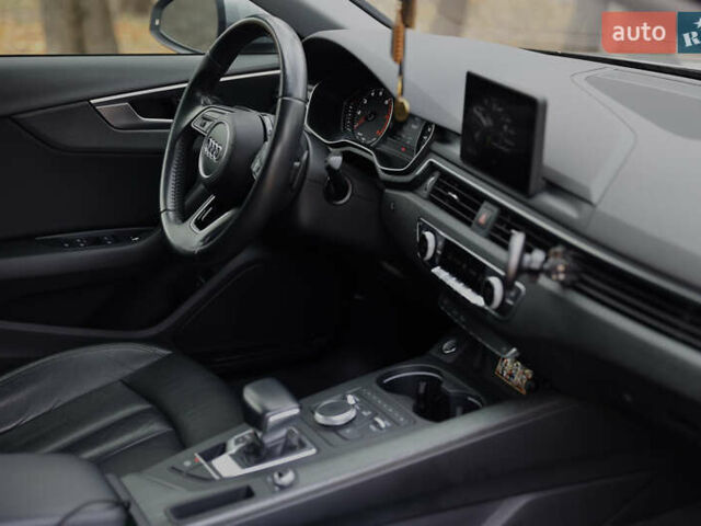 Серый Ауди А4, объемом двигателя 2 л и пробегом 157 тыс. км за 18700 $, фото 6 на Automoto.ua
