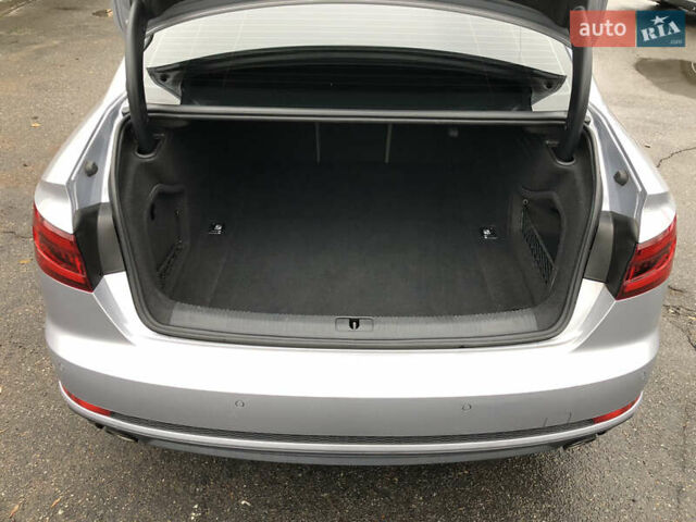 Сірий Ауді А4, об'ємом двигуна 2 л та пробігом 155 тис. км за 16890 $, фото 46 на Automoto.ua