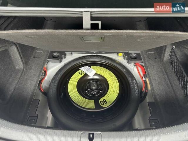 Ауді А4 2018 у Львові на Automoto.ua Сірий Ауді А4, об'ємом двигуна 1.97 л та пробігом 160 тис. км за 22700 $, фото 15 на Automoto.ua