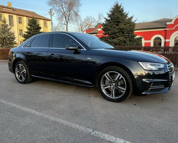 Серый Ауди А4, объемом двигателя 2 л и пробегом 92 тыс. км за 23000 $, фото 2 на Automoto.ua