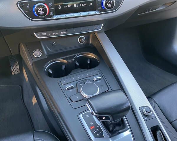 Сірий Ауді А4, об'ємом двигуна 1.98 л та пробігом 165 тис. км за 17990 $, фото 25 на Automoto.ua