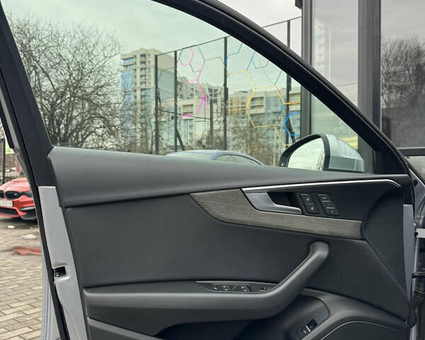 Сірий Ауді А4, об'ємом двигуна 1.97 л та пробігом 116 тис. км за 25899 $, фото 8 на Automoto.ua