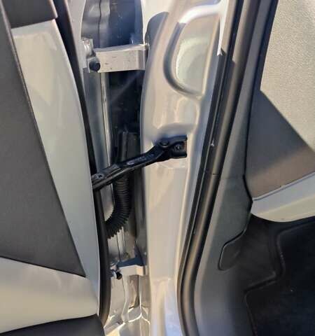 Сірий Ауді А4, об'ємом двигуна 2 л та пробігом 91 тис. км за 18200 $, фото 28 на Automoto.ua