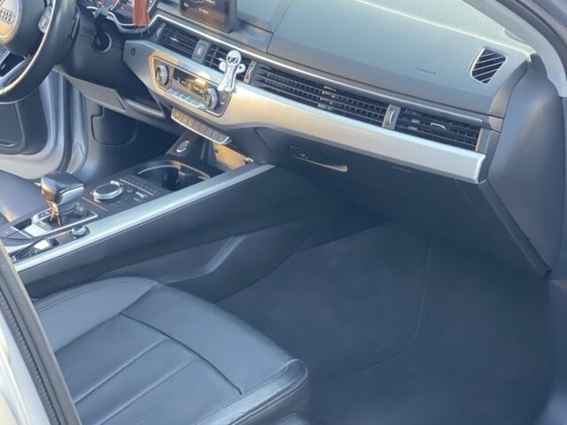 Серый Ауди А4, объемом двигателя 2 л и пробегом 165 тыс. км за 17990 $, фото 11 на Automoto.ua