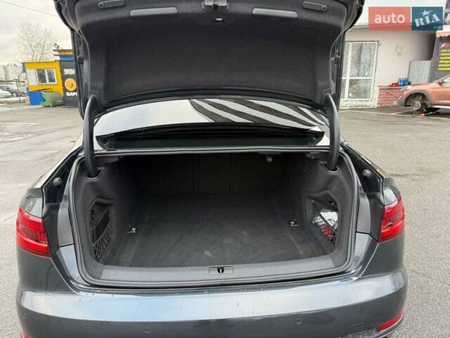 Сірий Ауді А4, об'ємом двигуна 1.98 л та пробігом 140 тис. км за 19999 $, фото 38 на Automoto.ua