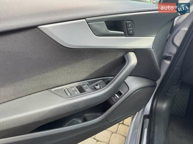 Ауді А4 2018 у Львові на Automoto.ua Сірий Ауді А4, об'ємом двигуна 1.97 л та пробігом 160 тис. км за 22700 $, фото 10 на Automoto.ua