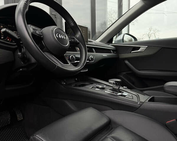 Сірий Ауді А4, об'ємом двигуна 1.97 л та пробігом 116 тис. км за 25899 $, фото 10 на Automoto.ua