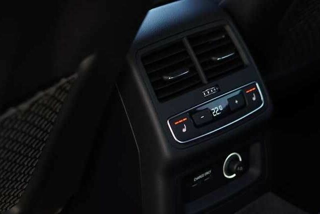 Сірий Ауді А4, об'ємом двигуна 2 л та пробігом 82 тис. км за 13700 $, фото 18 на Automoto.ua