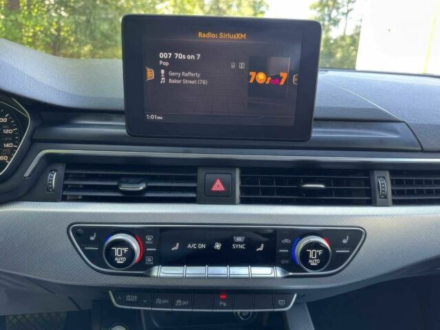 Серый Ауди А4, объемом двигателя 2 л и пробегом 38 тыс. км за 18000 $, фото 9 на Automoto.ua