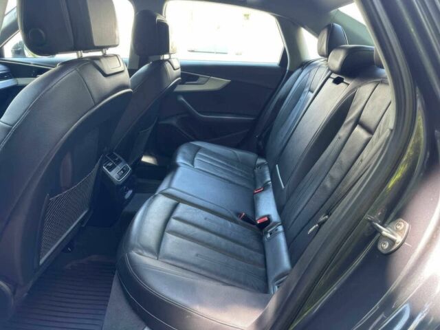 Серый Ауди А4, объемом двигателя 2 л и пробегом 38 тыс. км за 18000 $, фото 12 на Automoto.ua