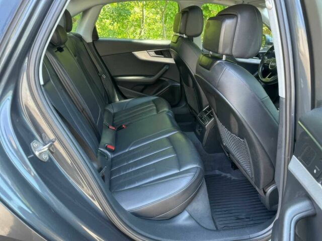 Сірий Ауді А4, об'ємом двигуна 2 л та пробігом 38 тис. км за 5200 $, фото 12 на Automoto.ua