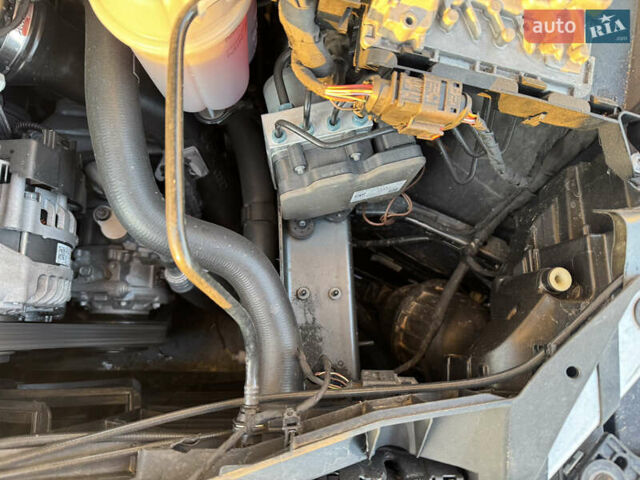 Сірий Ауді А4, об'ємом двигуна 1.98 л та пробігом 147 тис. км за 19300 $, фото 33 на Automoto.ua