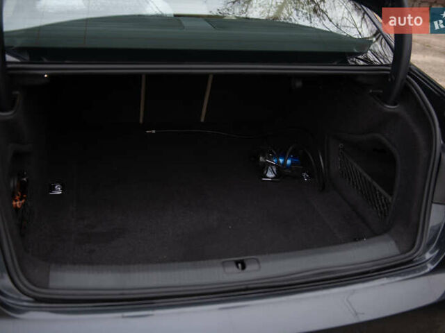 Сірий Ауді А4, об'ємом двигуна 1.98 л та пробігом 61 тис. км за 24999 $, фото 17 на Automoto.ua