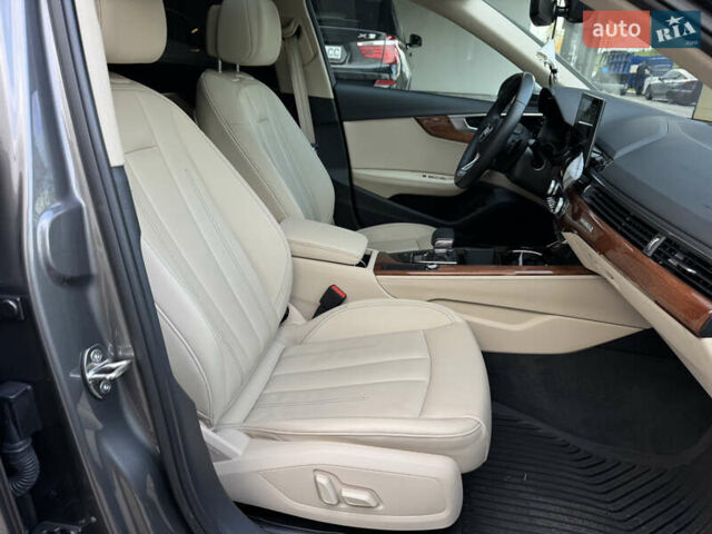 Ауді А4 2020 у Києві на Automoto.ua Сірий Ауді А4, об'ємом двигуна 1.98 л та пробігом 72 тис. км за 31499 $, фото 37 на Automoto.ua