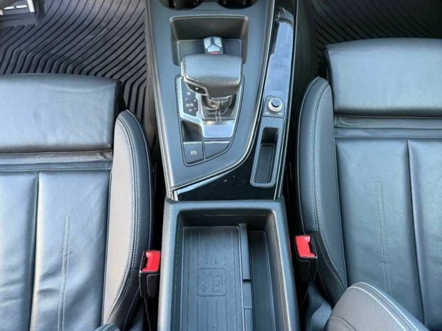 Сірий Ауді А4, об'ємом двигуна 2 л та пробігом 60 тис. км за 17500 $, фото 13 на Automoto.ua