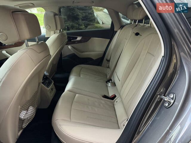 Ауді А4 2020 у Києві на Automoto.ua Сірий Ауді А4, об'ємом двигуна 1.98 л та пробігом 72 тис. км за 31499 $, фото 27 на Automoto.ua