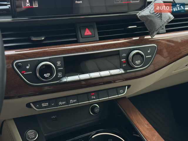 Ауді А4 2020 у Києві на Automoto.ua Сірий Ауді А4, об'ємом двигуна 1.98 л та пробігом 72 тис. км за 31499 $, фото 21 на Automoto.ua