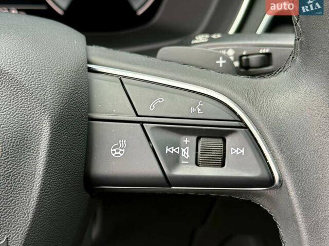 Сірий Ауді А4, об'ємом двигуна 2 л та пробігом 23 тис. км за 35900 $, фото 35 на Automoto.ua