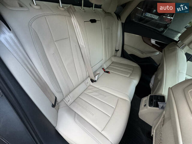 Ауді А4 2020 у Києві на Automoto.ua Сірий Ауді А4, об'ємом двигуна 1.98 л та пробігом 72 тис. км за 31499 $, фото 34 на Automoto.ua