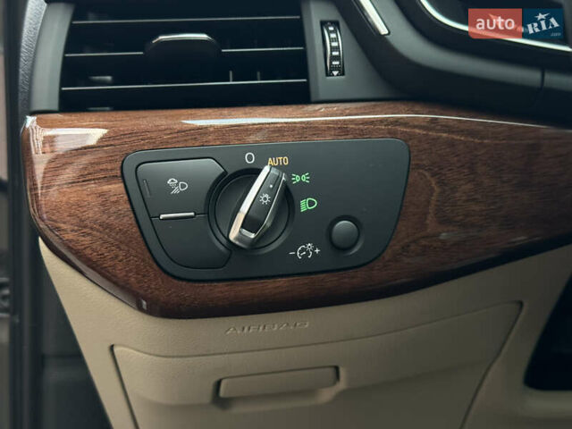 Ауді А4 2020 у Києві на Automoto.ua Сірий Ауді А4, об'ємом двигуна 1.98 л та пробігом 72 тис. км за 31499 $, фото 18 на Automoto.ua